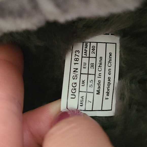 UGG Bailey Button Triplet Grey - Picture 6 of 6